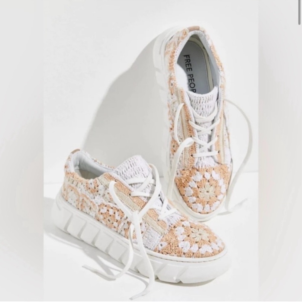 Free People Catch Me if You Can Sneaker in Blush Combo Lugged Sole Size 37